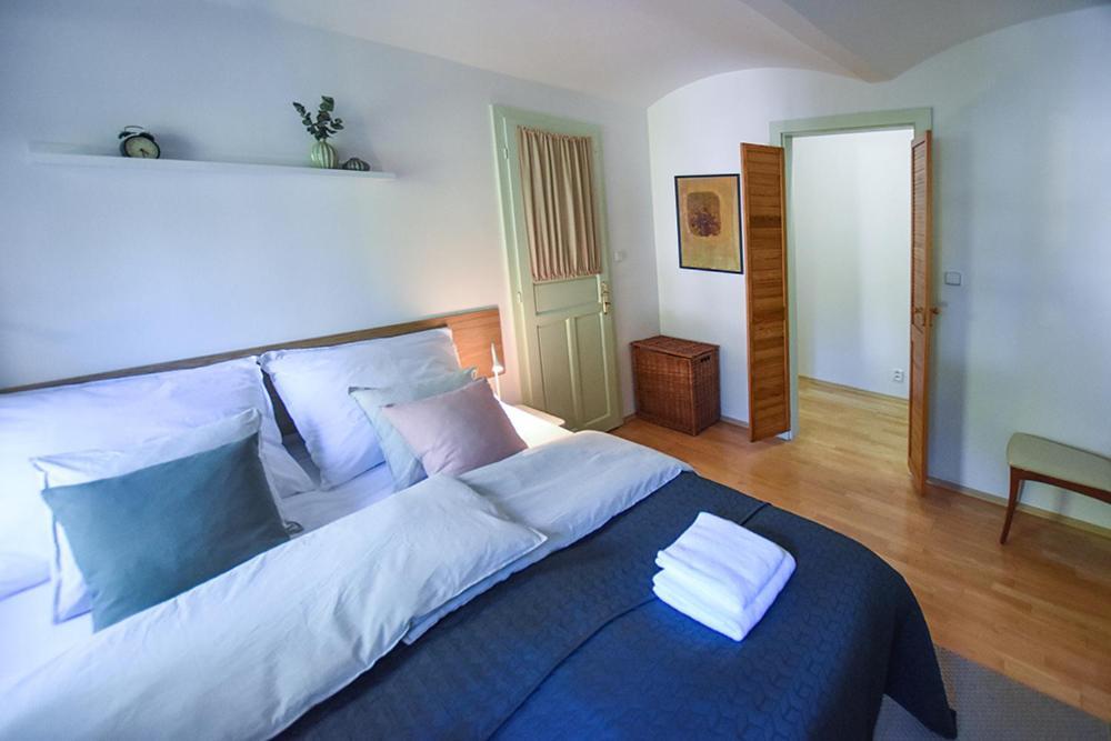 Dum V Zahrade Apartman Písek Kültér fotó